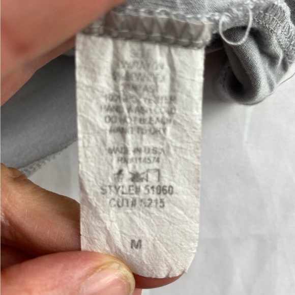 Pleione gray ruffled shoulder & side stretch top, M - Picture 4 of 13